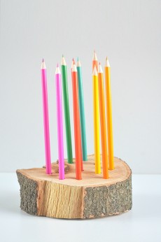 rustic-wooden-coloured-pencil-holder3