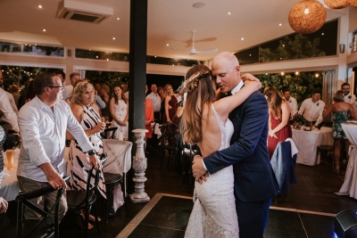 88515 relaxed seaside noosa wedding by alan hughes