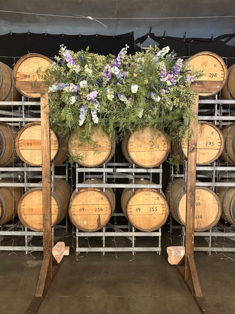 Miller Rose Botanic Floral arbor piece using AgraWool's Sideau sustainable floral foam alternative