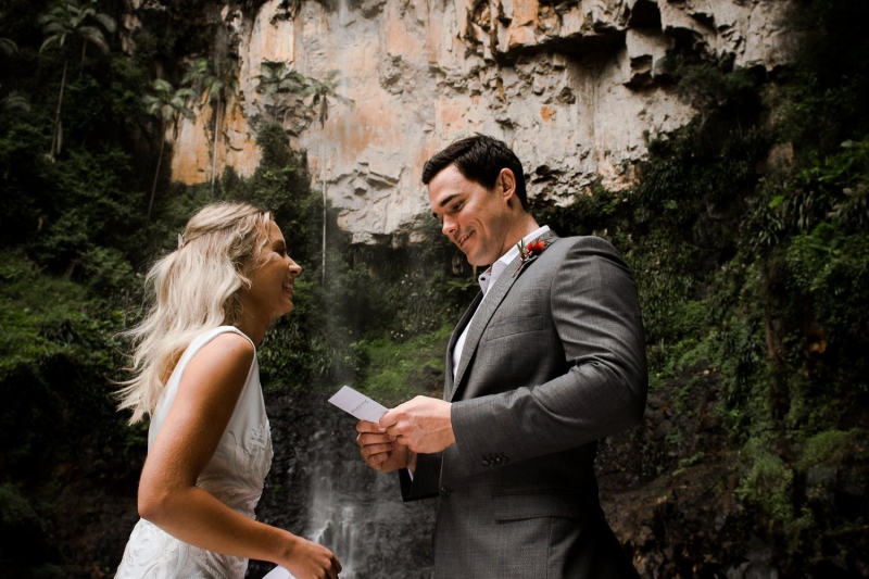 Elopement styling detail