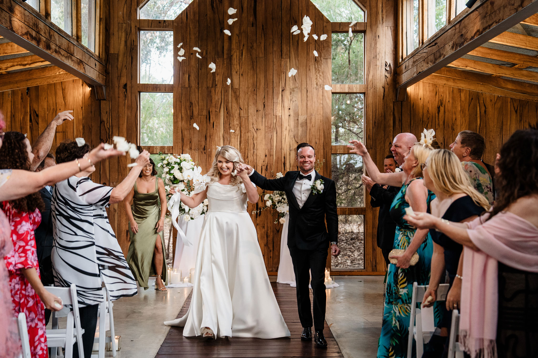 Ashley & Grace’s Classic Alfresco Wedding at Old Broadwater Farm