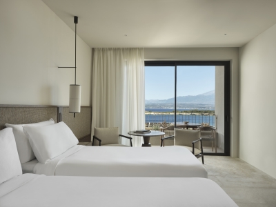 JW-Marriott-Crete_Executive-Guest-Room_credit-Christos-Drazos