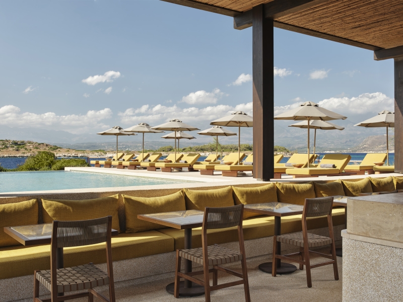JW-Marriott-Crete_Suncti-Pool-Bar_credit-Christos-Drazos